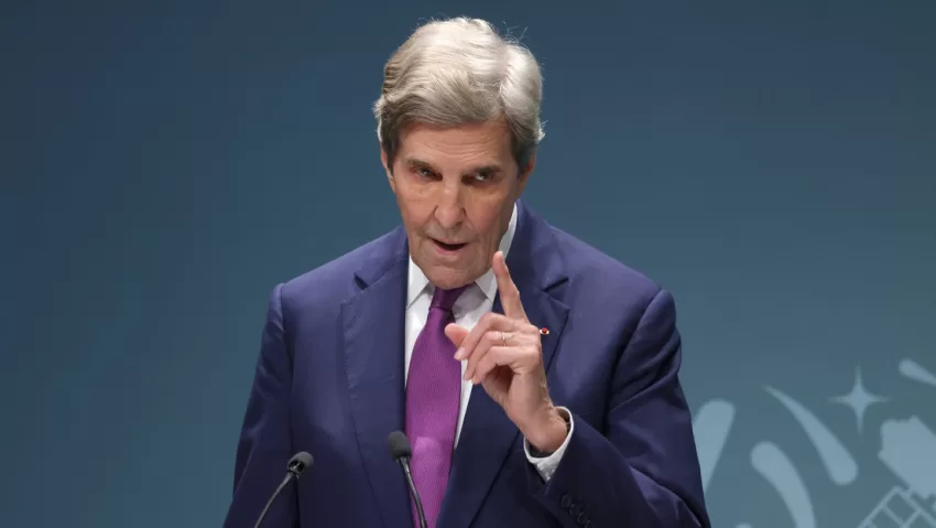 John Kerry: La gente se "sentiría mejor" sobre Rusia si esta reduce sus emisiones