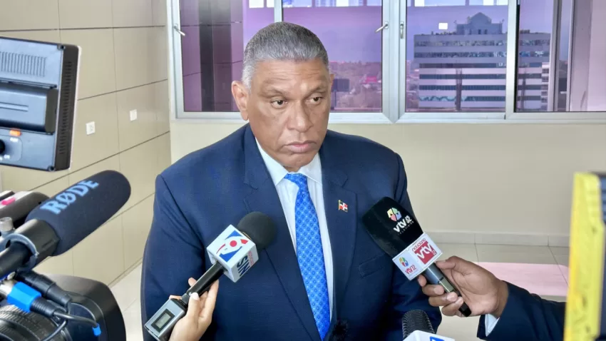 Ministro Interior y Policía asegura gobierno trabaja seguridad carcelaria