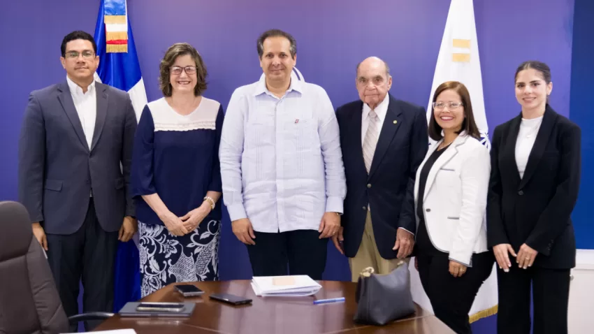 Ministro de Salud Pública y Conabios abordan importancia de investigación en salud