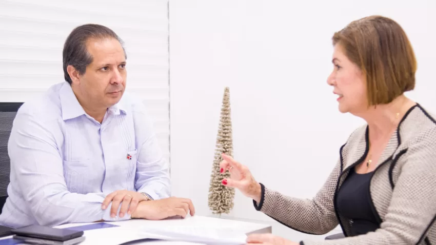 Ministro de Salud y representante de la OPS coordinan plan estratégico contra el dengue