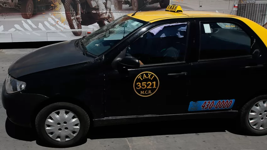 Paro de taxistas en Rosario por el asesinato a balazos de un conductor