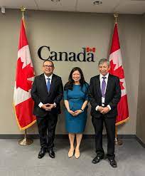 Premier de Perú y ministra de Comercio de Canadá abordan el "potencial minero" del país andino
