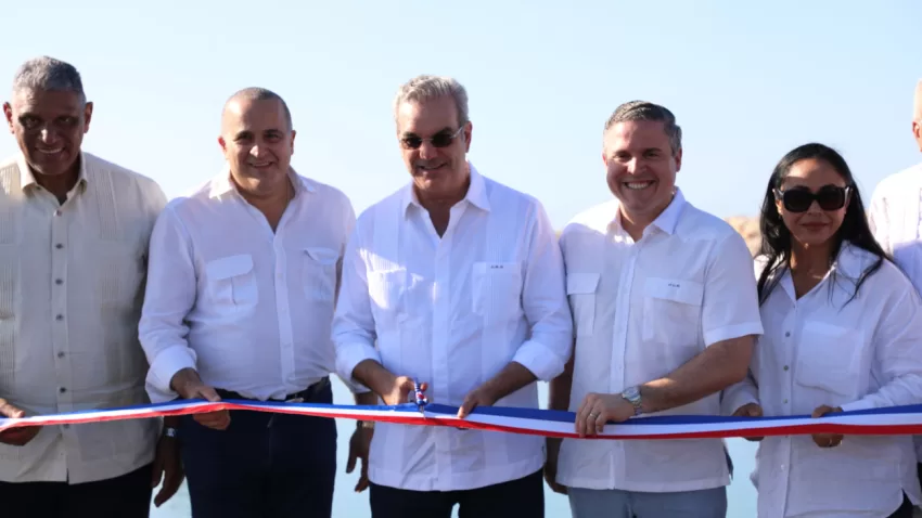 Presidente Abinader inaugura muelles pesqueros de Río San Juan y Cabrera, en María Trinidad Sánchez