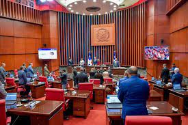 Senado aprueba extender a a dos años ley porte armas