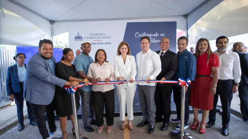 Vicepresidenta Raquel Peña y ministro Bonilla entregan obras de mejoramiento de hábitat en Santo Domingo Este