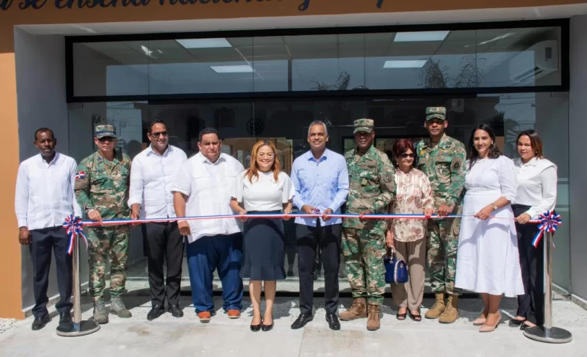Gobierno inaugura Escuela Vocacional de las FFAA y PN en Azua