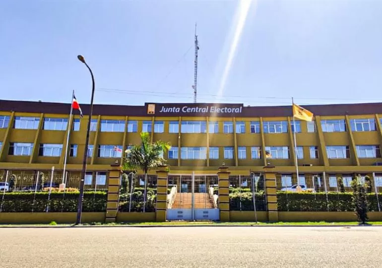 Gobierno asegura transfiere millones a JCE para partidos en campaña