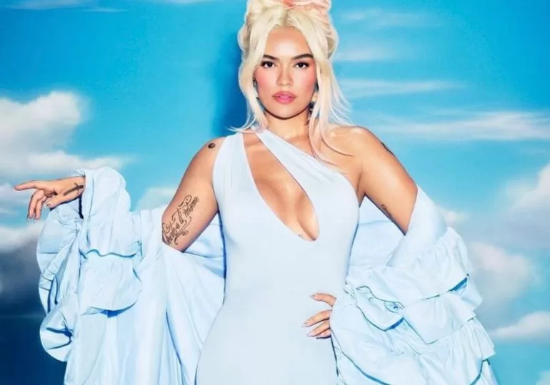 Karol G se convierte en la primera mujer y segunda artista en encabezar la lista de los Billboard 200 con un álbum completamente en español
