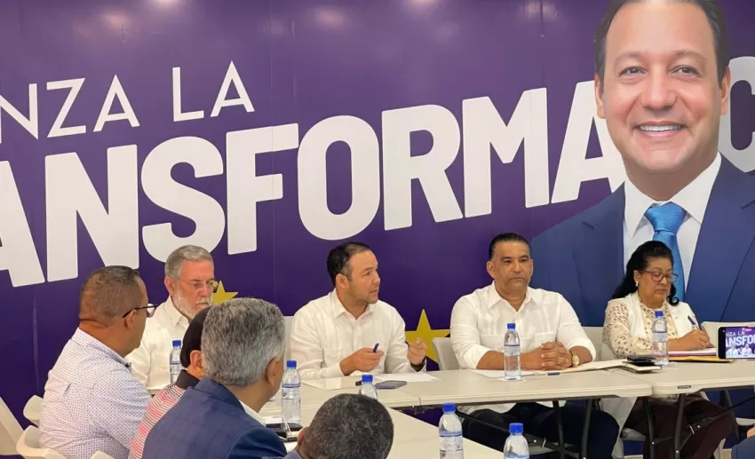 Luis Alberto inicia trabajos electorales con dirigentes PLD en Santo Domingo Este
