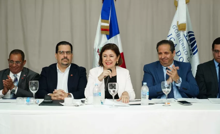 Ministro de Salud cree país tiene el mejor escenario para enfrentar dengue