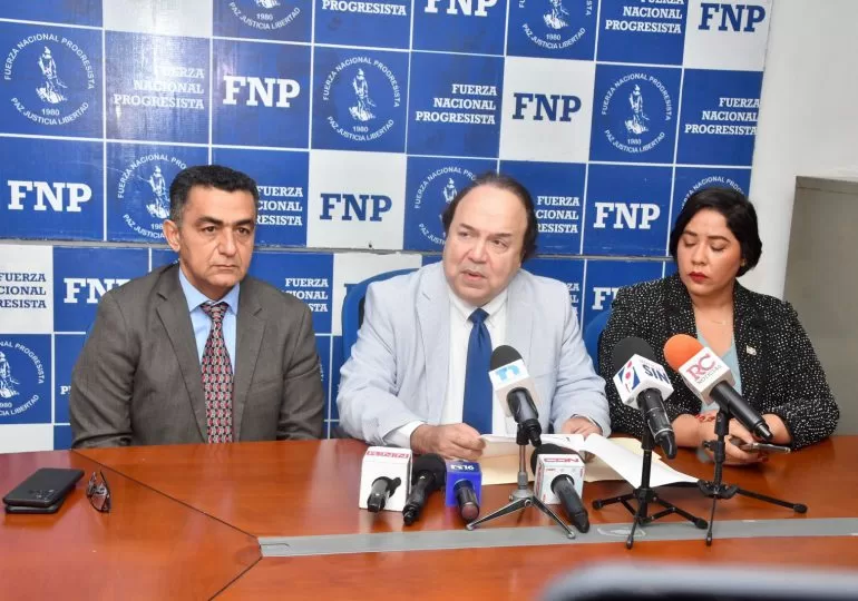 Vinicio Castillo: "ONU no puede abrir un centro de refugiados para migrantes haitianos en RD"