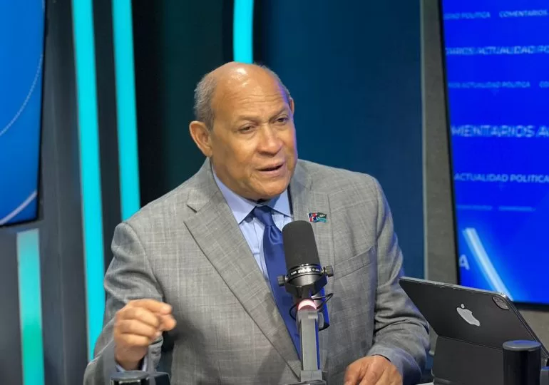 Rafael Santos: “Luis está más preparado que Leonel para ese debate”