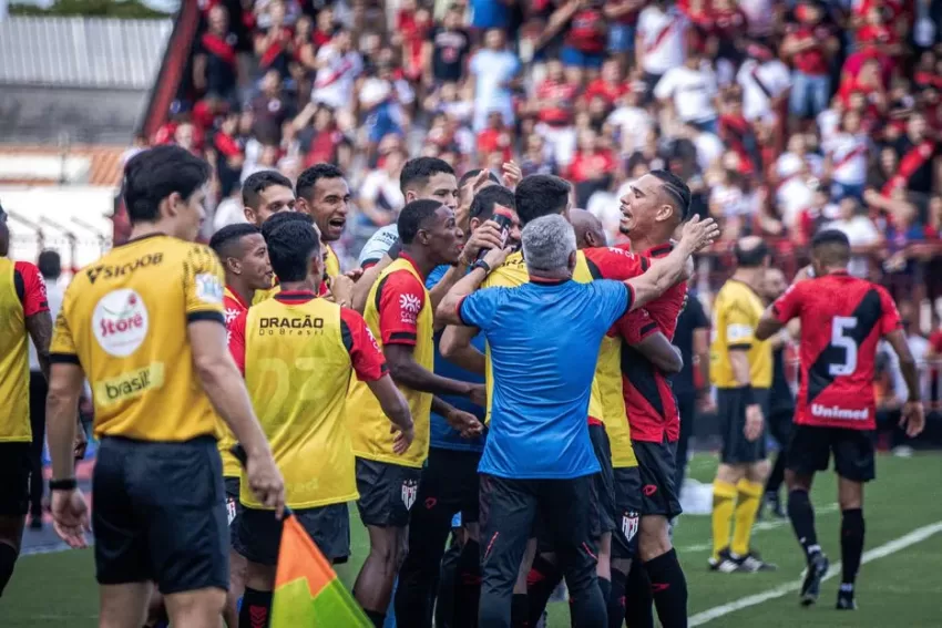 Brasil: Atlético Goianiense se coronó campeón estadual con doblete de Emiliano Rodríguez