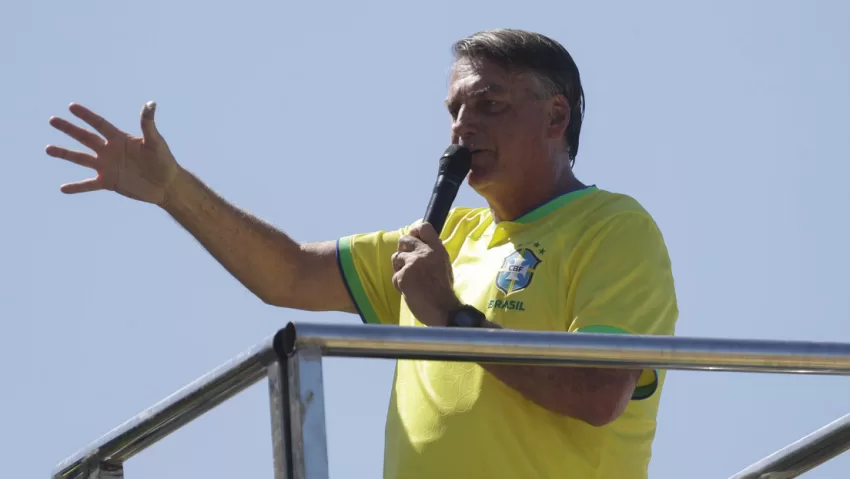 Autorizan profundizar investigación sobre la vacunación anticovid de Bolsonaro