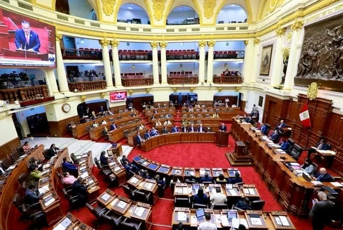 Citan a declarar en el Congreso peruano al gobernador que "prestó" los Rolex a Boluarte