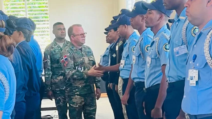 Director del Cesac realizó jornada de supervisión en terminales aeroportuarias durante la Semana Santa 2024