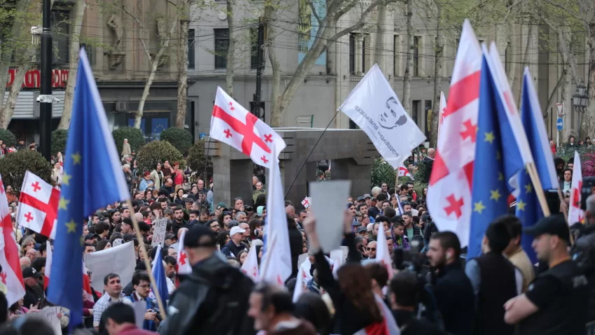 Enfrentamientos entre la Policía y manifestantes en Georgia por segundo día