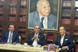 Fundación Balaguer respalda posición Abinader