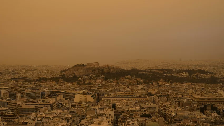 La calima 'se traga' Grecia