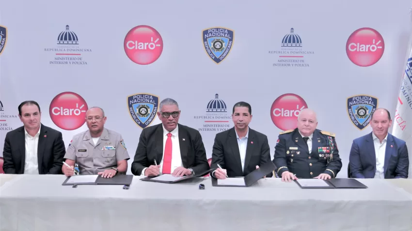 Nuevas conquistas afianzan dignificación de bomberos y policías; MIP y Claro acuerdan beneficios de telefonía y data