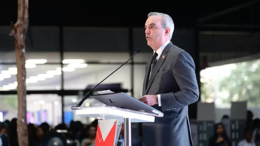 Presidente Abinader se define como abanderado del fortalecimiento de la institucionalidad, en el marco del sistema de la separación de poderes