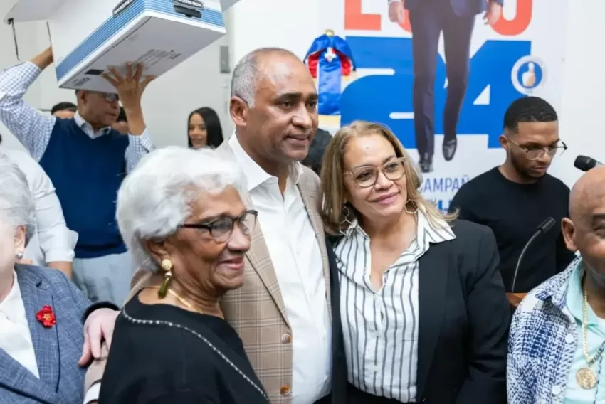 Julito Fulcar recibe apoyo de banilejos en Boston