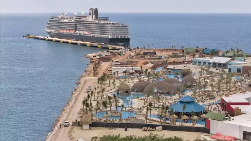 La llegada del segundo crucero a Pedernales con casi 2,000 turistas: "Es un día histórico"