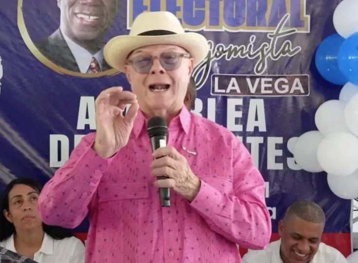 Hipólito Mejía encabeza acto en La Vega en apoyo a la reelección de Luis Abinader