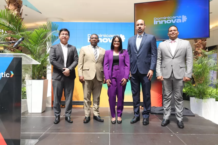 Universidades dominicanas demuestran sus avances en tecnología e innovación en Feria Universitaria de Dominicana Innova