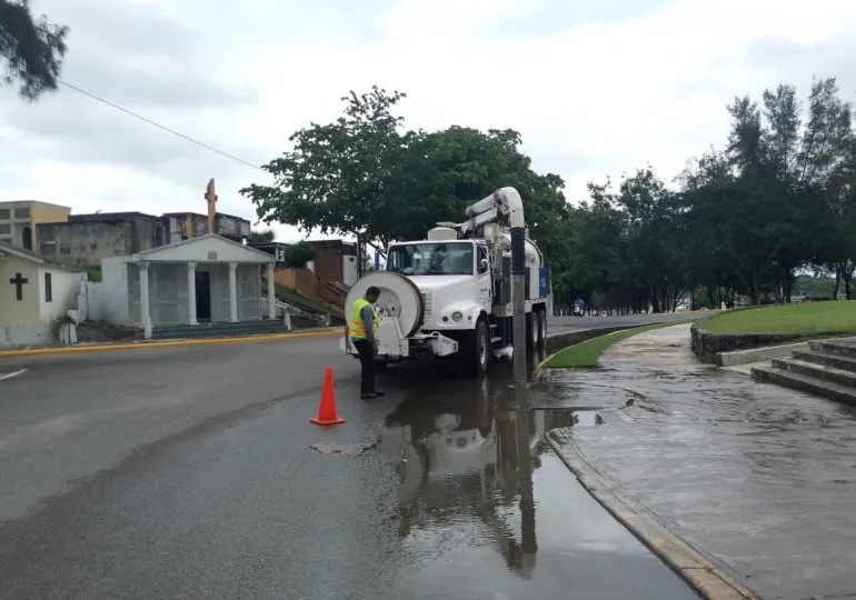 Alcaldía del Distrito Nacional realiza operativo para mitigar efectos de la vaguada