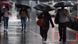Aguaceros fuertes, tormentas eléctricas y ráfagas continuarán esta tarde