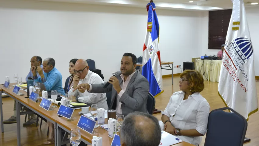 Autoridades del Ministerio de Economía socializan nueva metodología de la Evaluación del Desempeño Institucional