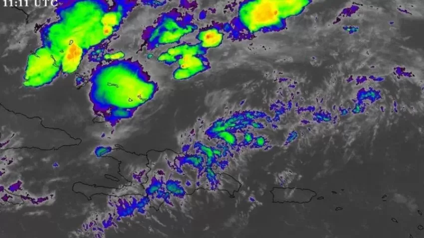 Alertan sobre fuertes aguaceros miércoles y jueves en Gran Santo Domingo por vaguada