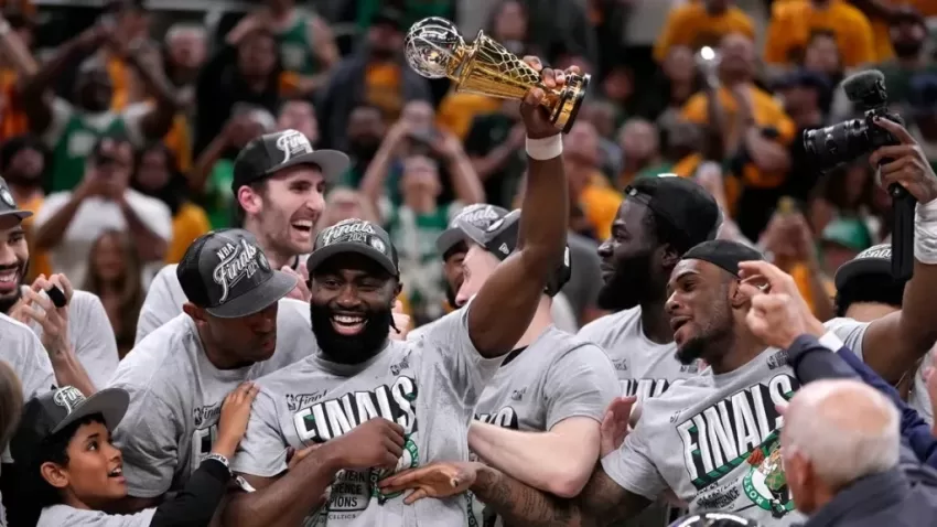 Los Boston Celtics completan la barrida de cuatro juegos sobre los Indiana Pacers y avanzan a las finales de la NBA