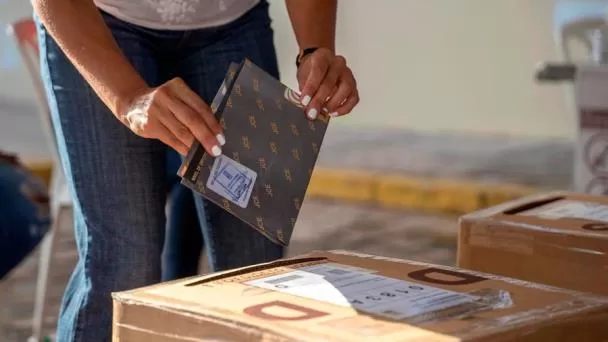 Más de 8.1 millones de electores escogen hoy al presidente, 32 senadores y 190 diputados
