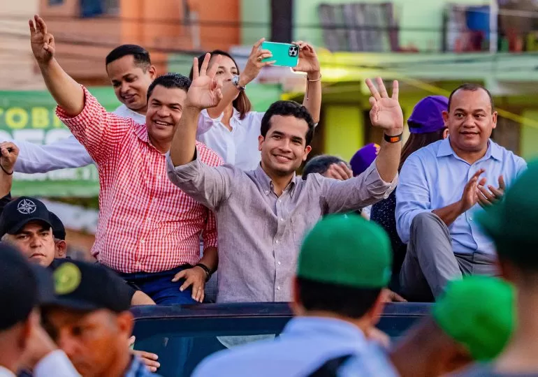 Omar recorrió las tres circunscripciones del DN junto a más de 50 candidatos a diputado