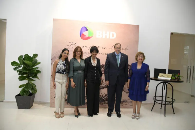 Edición especial del poema “Hay un país en el mundo”