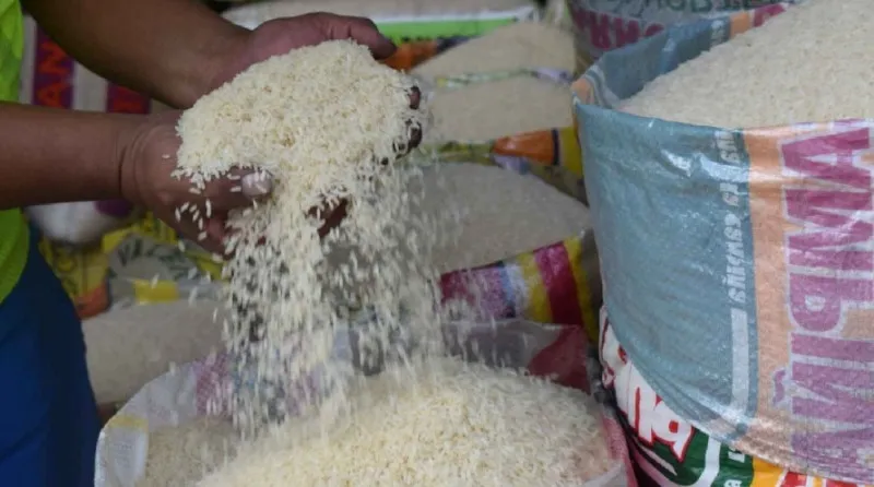 Detallistas alertan de alza en precio del arroz