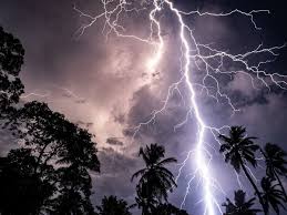 Aguaceros, tormentas eléctricas, ráfagas de viento y calor, informa Meteorología