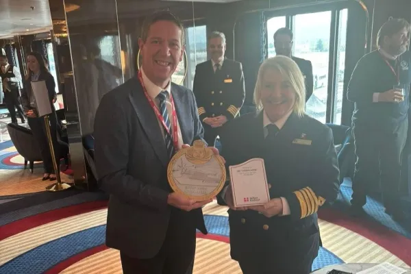 Último barco de Cunard visita Puerto de Belfast