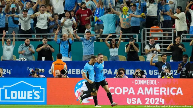 Copa América: Uruguay y EEUU vencen fácil a Panamá y Bolivia
