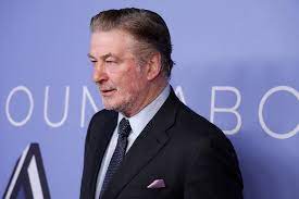 El actor Alec Baldwin, acusado de homicidio involuntario, será juzgado en julio