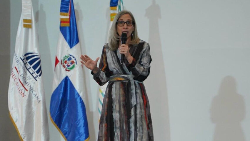 Ministerio de Educación ejecuta estrategia para mejorar las competencias de los estudiantes de Secundaria