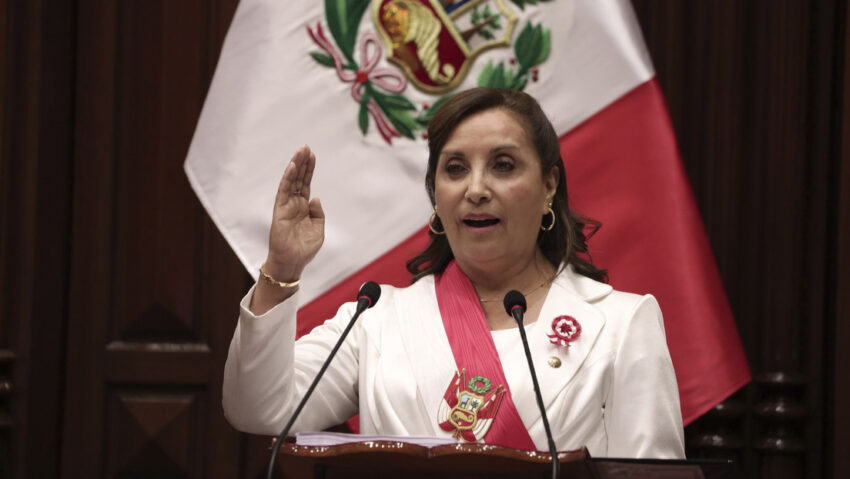 Récord de rechazo y desarraigo ciudadano: la "bomba de tiempo" que lega Boluarte en Perú