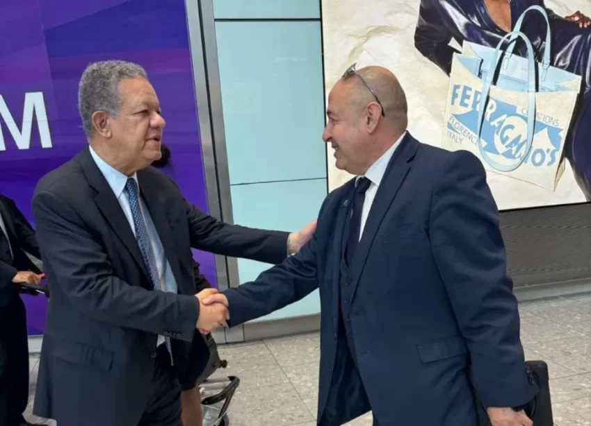 Leonel Fernández viaja a Inglaterra donde será orador principal del encuentro sobre Venezuela y la Seguridad Energética en El Caribe