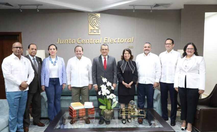 El PRM visita a la Junta Central para expresar que todo salió bien en las elecciones
