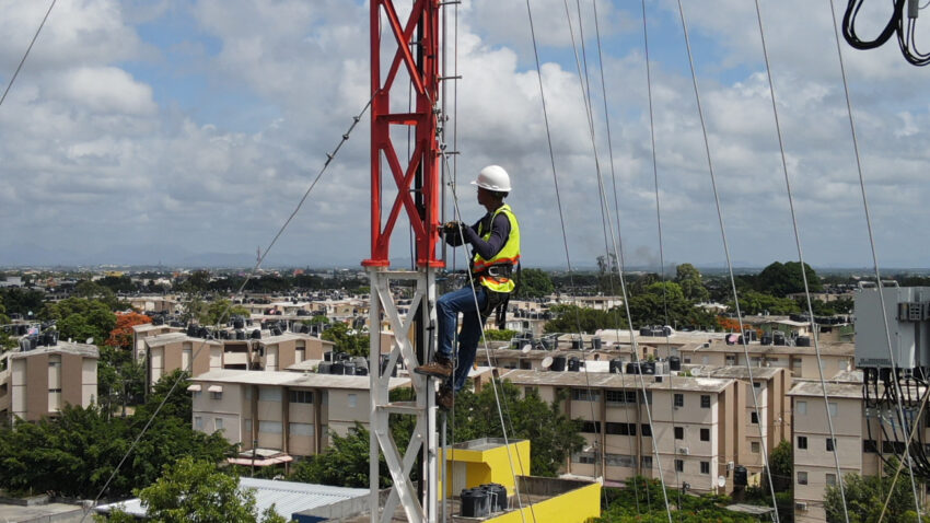 El 911 activa plan de contingencia ante el posible paso del huracán Beryl: implementación de protocolos preventivos y gestión de recursos para fortalecer áreas claves