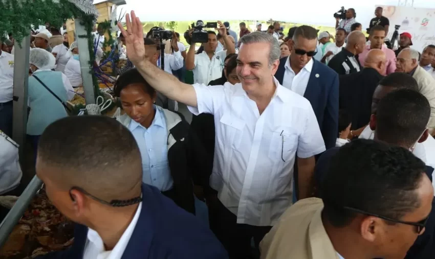 Abinader inaugurará 5 obras y entregará títulos este sábado