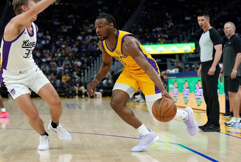 La posible fecha en que LeBron James y Bronny jugarán juntos en los Lakers