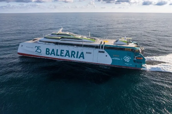 Baleària incorpora segundo fast ferry del mundo con motores duales a gas